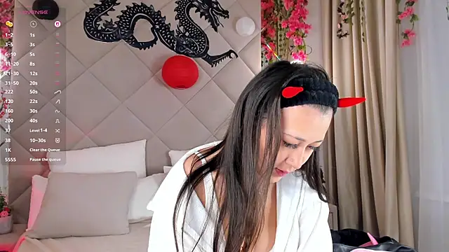 Nelly Kimm online show from 11.21.25