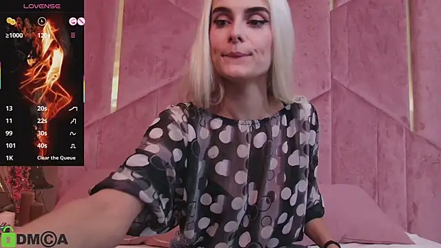 SelenaDaze online show from 11.29.25