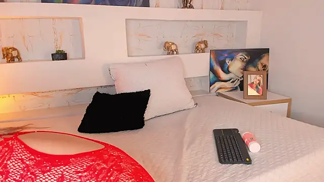 Snapshot of NicoleDiior chatting on 09.15.25 NicoleDiior online show from 09.15.25