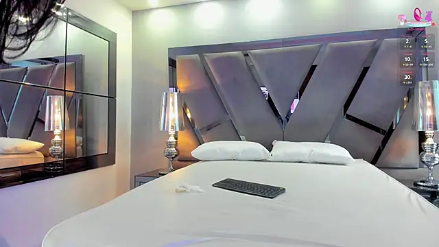 Snapshot of miamirage_ chatting on 10.06.25 miamirage online show from 10.06.25