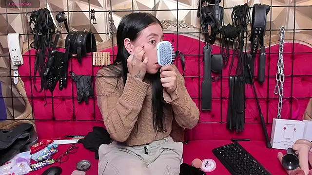 Snapshot of Dunnadan_Bms chatting on 11.14.25 Dunnadan Bms online show from 11.14.25