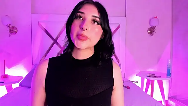 Snapshot of KattEngel chatting on 11.09.25 KattEngel online show from 11.09.25