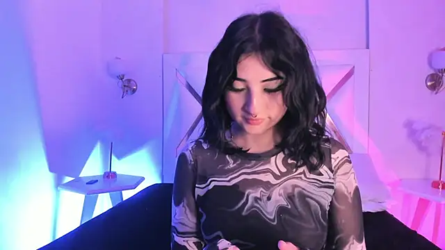 Snapshot of KattEngel chatting on 11.26.25 KattEngel online show from 11.26.25