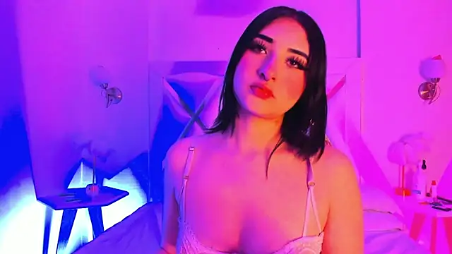 Snapshot of KattEngel chatting on 12.05.25 KattEngel online show from 12.05.25