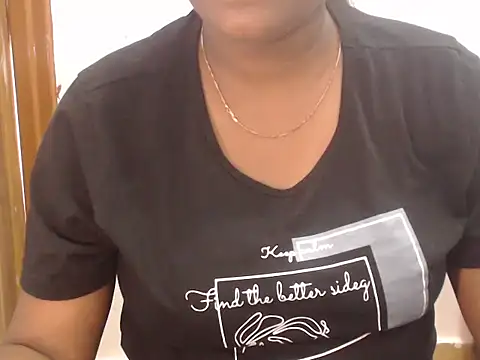 Snapshot of Horny_sha chatting on 09.17.25 Horny sha online show from 09.17.25