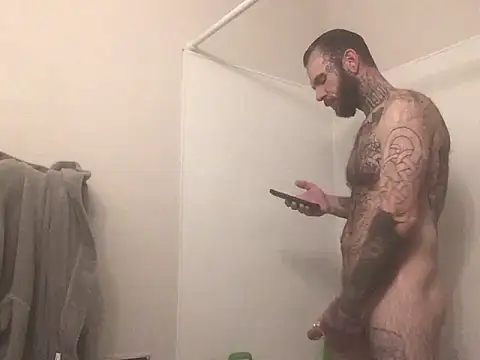 Snapshot of BlueCollarTattoos chatting on 04.01.26 BlueCollarTattoos online show from 04.01.26