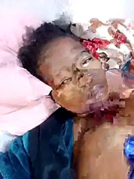 ShySexyBaddiexx online show from 10.29.25