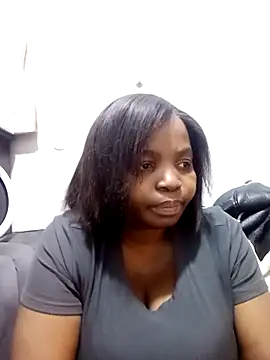 ShySexyBaddiexx online show from 11.25.25