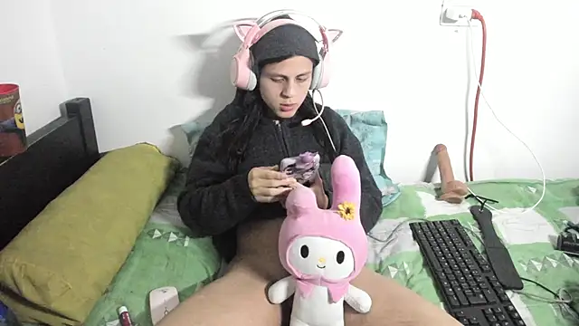 Petite-Goth online show from 11.23.25