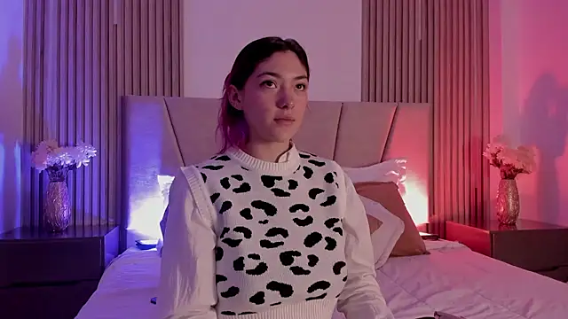 Victoria Beaumont online show from 01.11.26