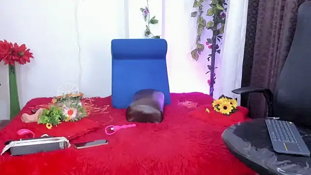 miaroberts69 online show from 07.29.26