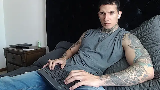 Snapshot of Shane_Clay chatting on 01.05.26 Shane Clay online show from 01.05.26