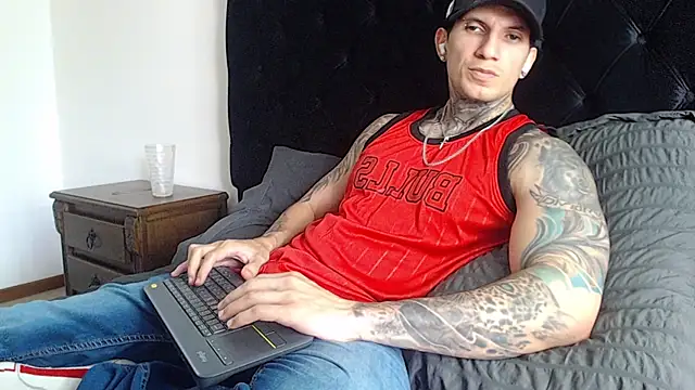 Snapshot of Shane_Clay chatting on 01.06.26 Shane Clay online show from 01.06.26