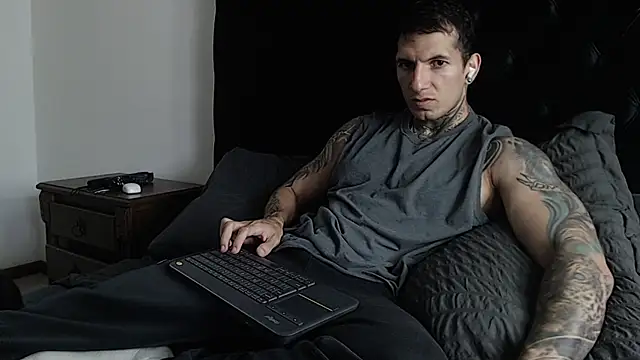 Snapshot of Shane_Clay chatting on 01.10.26 Shane Clay online show from 01.10.26