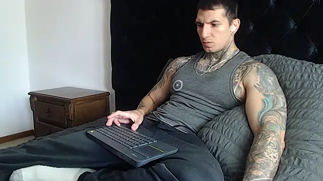 Snapshot of Shane_Clay chatting on 01.12.26 Shane Clay online show from 01.12.26