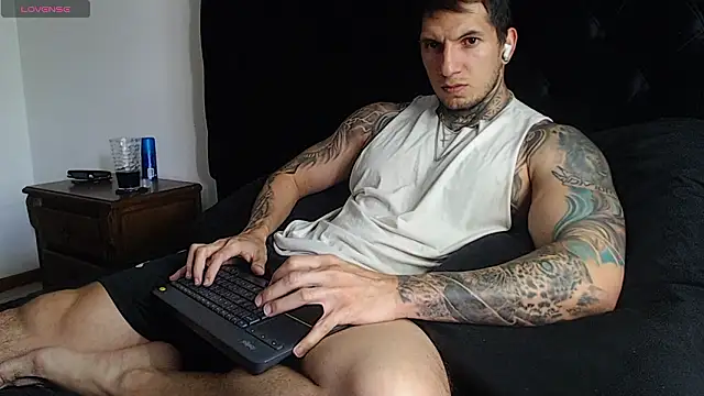 Snapshot of Shane_Clay chatting on 02.05.26 Shane Clay online show from 02.05.26