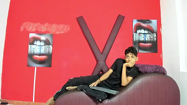TWINKS FRIENDS online show from 06.10.26