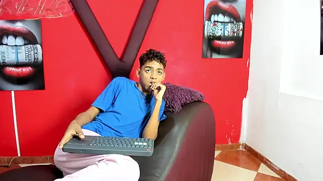TWINKS FRIENDS online show from 06.21.26