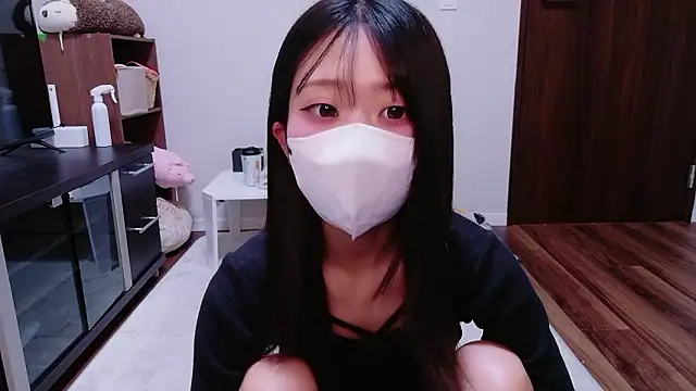 Snapshot of OSUSHI-CHAN chatting on 04.19.26 OSUSHI-CHAN online show from 04.19.26
