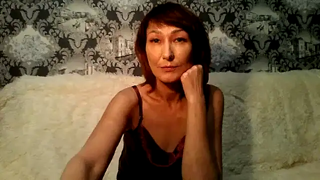 Snapshot of Pline1 chatting on 10.28.25 Pline1 online show from 10.28.25