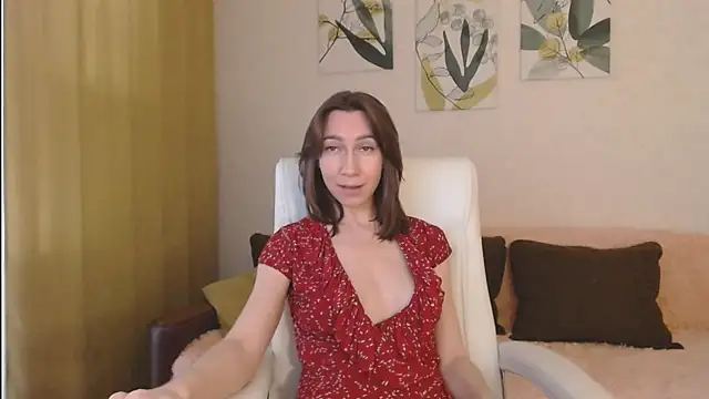 Snapshot of GoodGlamorGirl chatting on 02.10.25 GoodGlamorGirl online show from 02.10.25