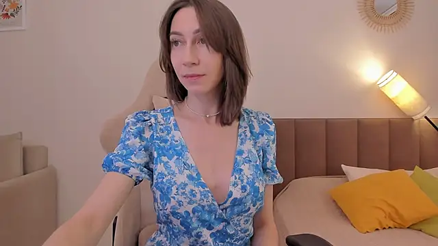 Snapshot of GoodGlamorGirl chatting on 10.31.25 GoodGlamorGirl online show from 10.31.25