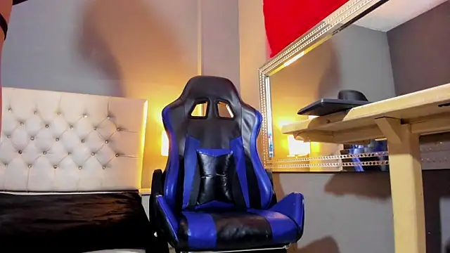 MiaMalkoba online show from 11.20.25