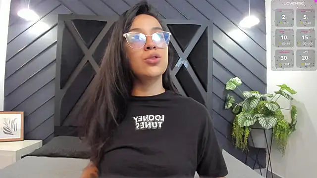 zoe martins  online show from 09.22.25