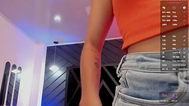 zoe martins  online show from 12.18.25