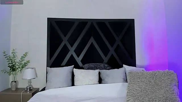 zoe martins  online show from 06.24.26