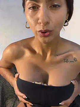 chicachocolate01 online show from 02.20.26