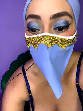 Aisha Malek online show from 12.03.25