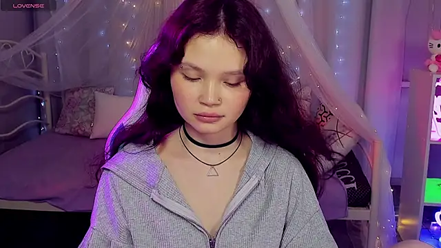 EmilyChaves online show from 04.23.26