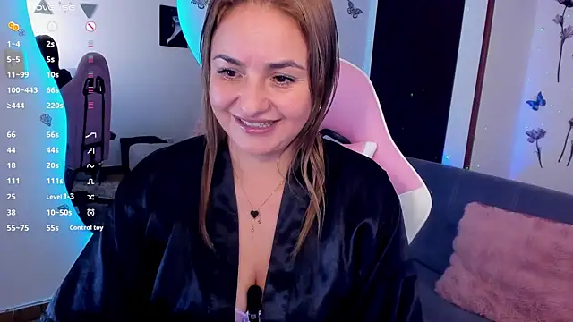 luciamature  online show from 09.25.25