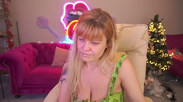 Snapshot of BellaLaPetit chatting on 01.13.26 BellaLaPetit online show from 01.13.26