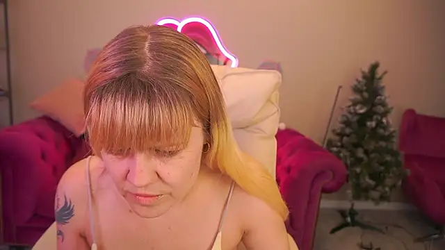 Snapshot of BellaLaPetit chatting on 01.31.26 BellaLaPetit online show from 01.31.26