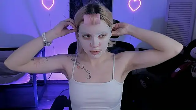 AuroraWrenfield online show from 02.10.26