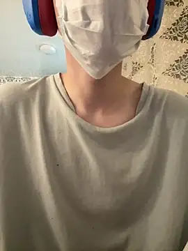 Snapshot of AyatoriKamado chatting on 10.04.25 AyatoriKamado online show from 10.04.25