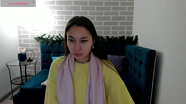 Snapshot of Kat__cat chatting on 12.17.25 Kat cat online show from 12.17.25