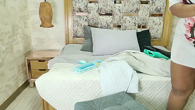 Snapshot of ZOLEY_WATSON chatting on 11.23.25 ZOLEY WATSON online show from 11.23.25