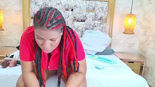 Snapshot of ZOLEY_WATSON chatting on 11.25.25 ZOLEY WATSON online show from 11.25.25