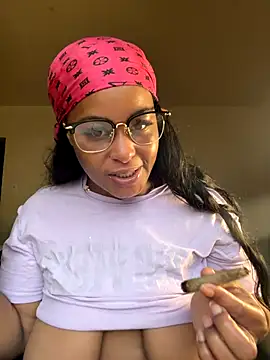 Snapshot of yummy0322 chatting on 10.30.25 yummy0322 online show from 10.30.25