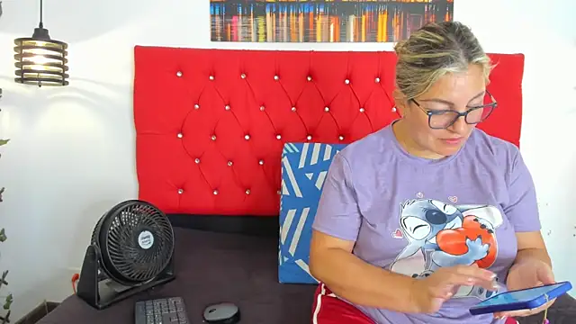 carolinacrus01 online show from 10.26.25