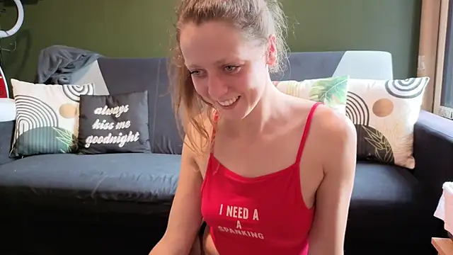 Snapshot of Eveline_Beauty_Kitty chatting on 09.28.25 Eveline Beauty Kitty online show from 09.28.25