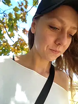 Snapshot of Eveline_Beauty_Kitty chatting on 10.13.25 Eveline Beauty Kitty online show from 10.13.25