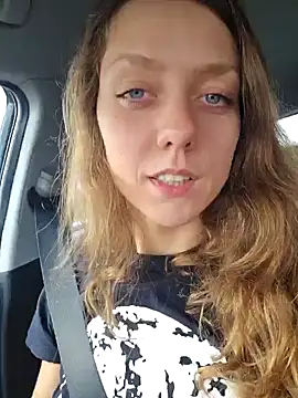 Snapshot of Eveline_Beauty_Kitty chatting on 10.16.25 Eveline Beauty Kitty online show from 10.16.25