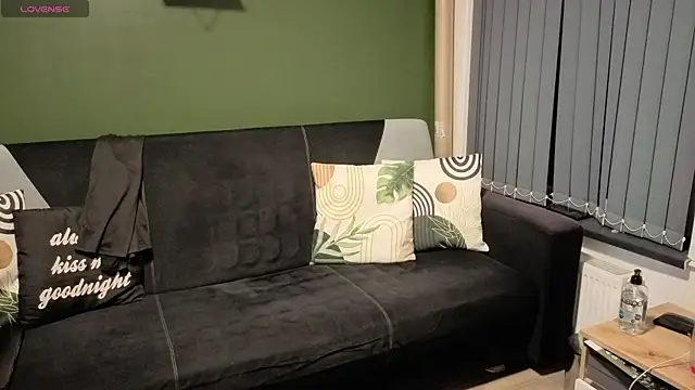 Snapshot of Eveline_Beauty_Kitty chatting on 11.12.25 Eveline Beauty Kitty online show from 11.12.25