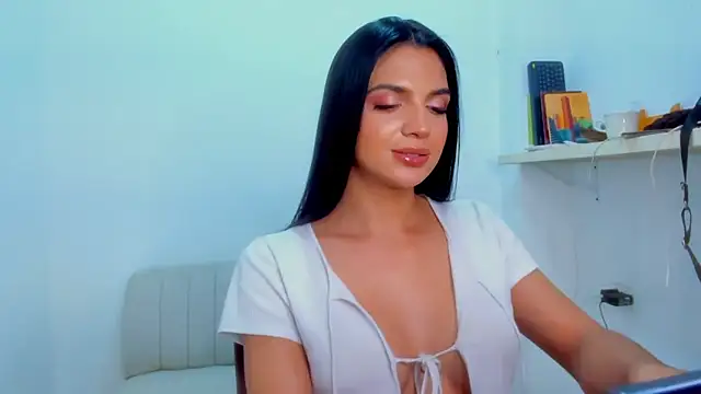 Snapshot of ISA_BELLA_VZL chatting on 04.04.26 ISA BELLA VZL online show from 04.04.26