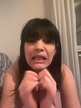 Snapshot of SarettaB90 chatting on 03.19.26 SarettaB90 online show from 03.19.26