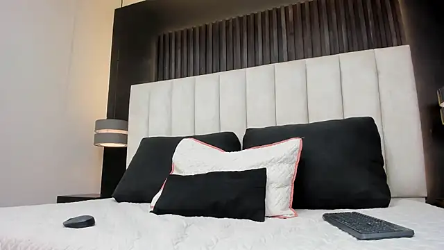 Snapshot of Matilda_Liz chatting on 11.01.25 Matilda Liz online show from 11.01.25